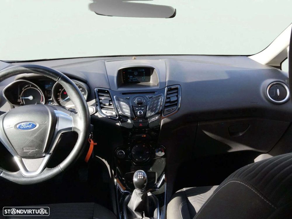 Ford Fiesta 1.5 TDCi Titanium - 11