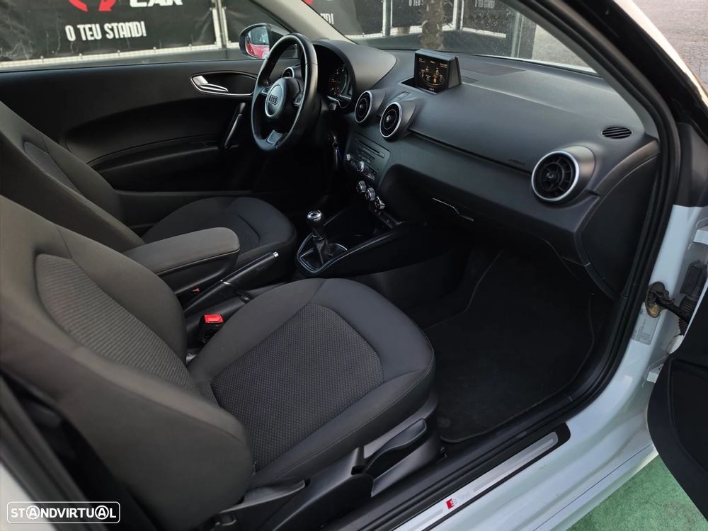 Audi A1 1.6 TDI S-line - 24