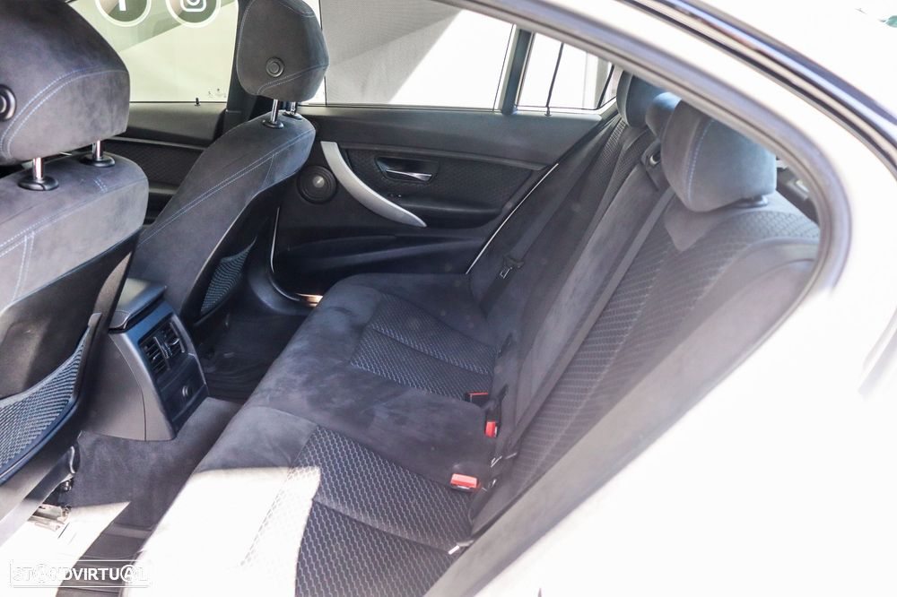 BMW 320 d Auto Pack M - 22