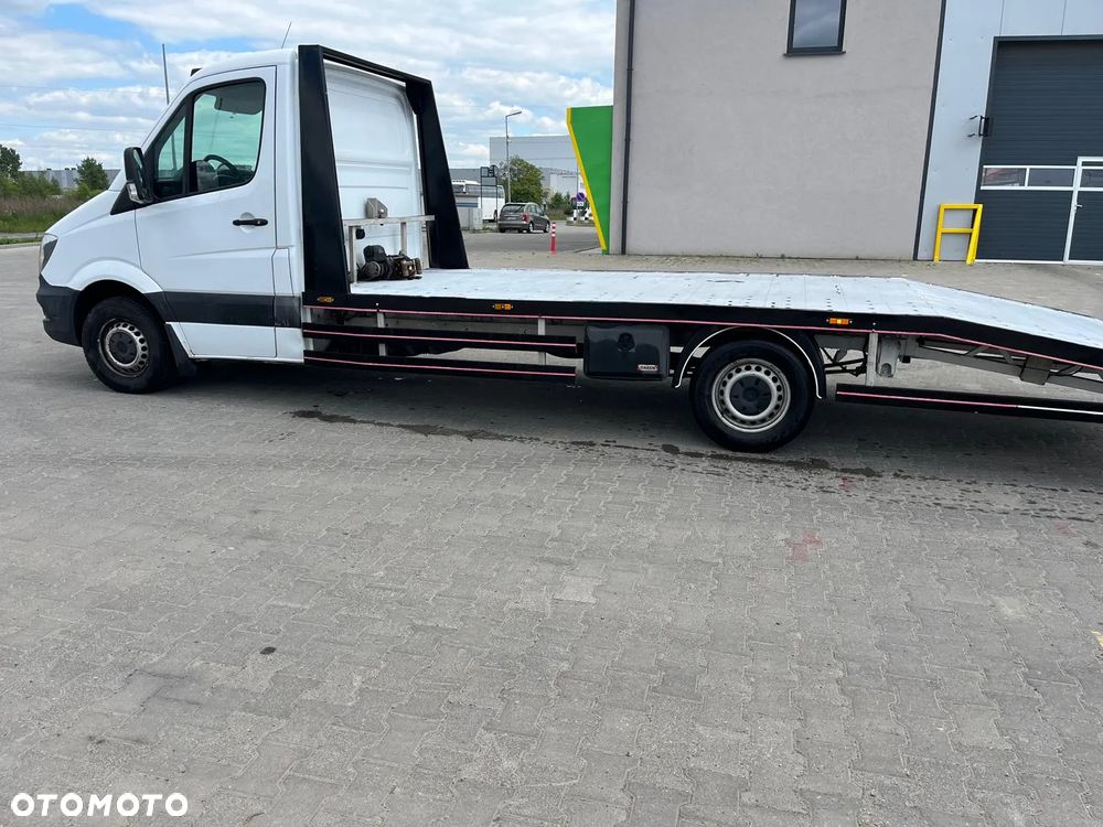 Mercedes-Benz Sprinter - 11