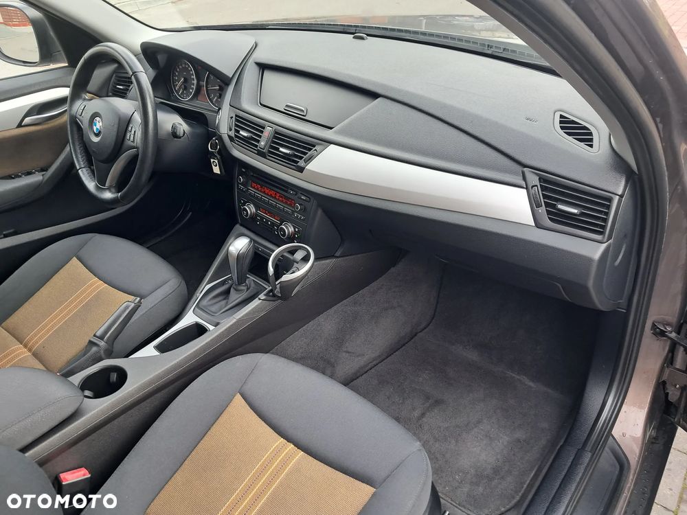 BMW X1 sDrive18i - 9