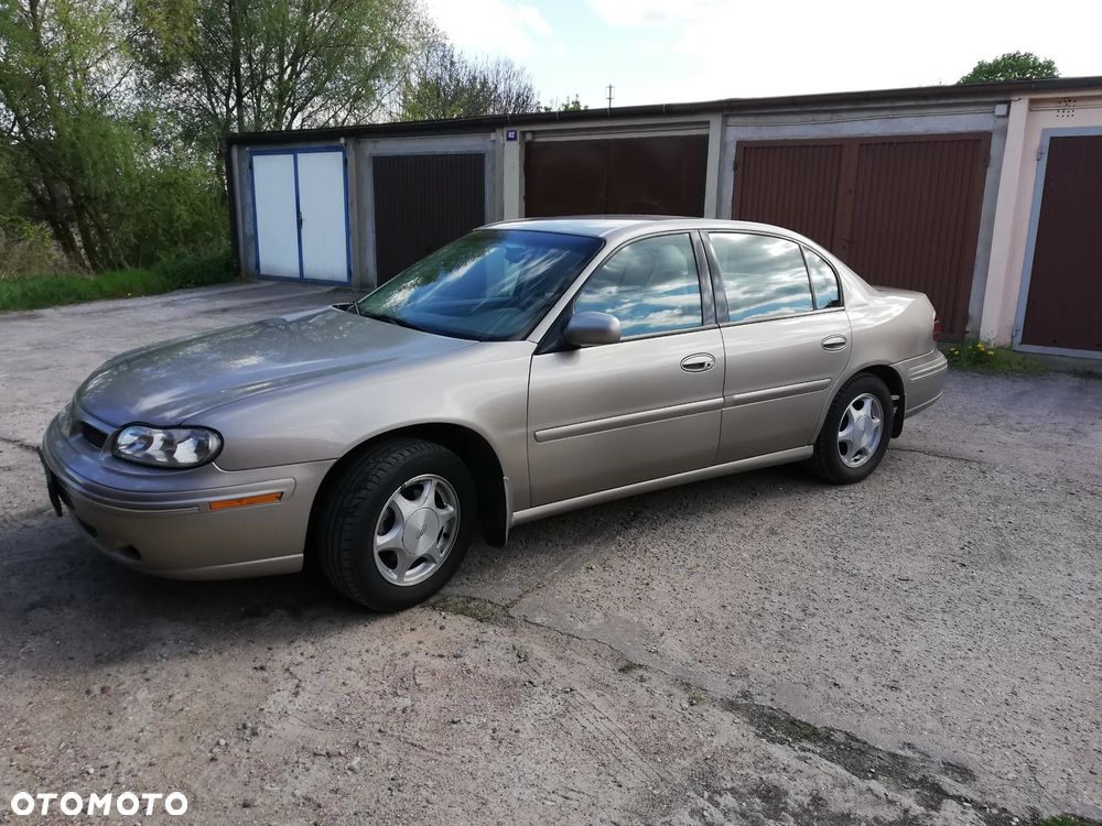 Oldsmobile Cutlass 3.1 International - 6