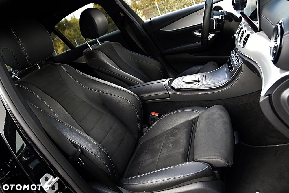 Mercedes-Benz Klasa E 220 d 4-Matic 9G-TRONIC - 22