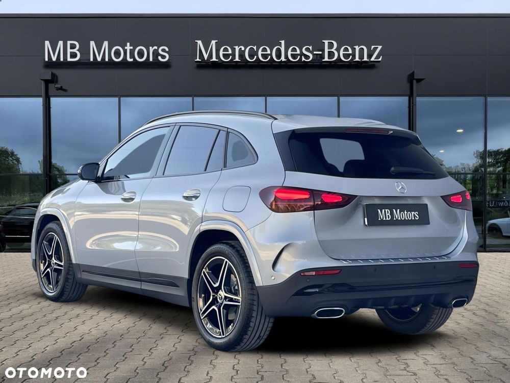 Mercedes-Benz GLA - 7