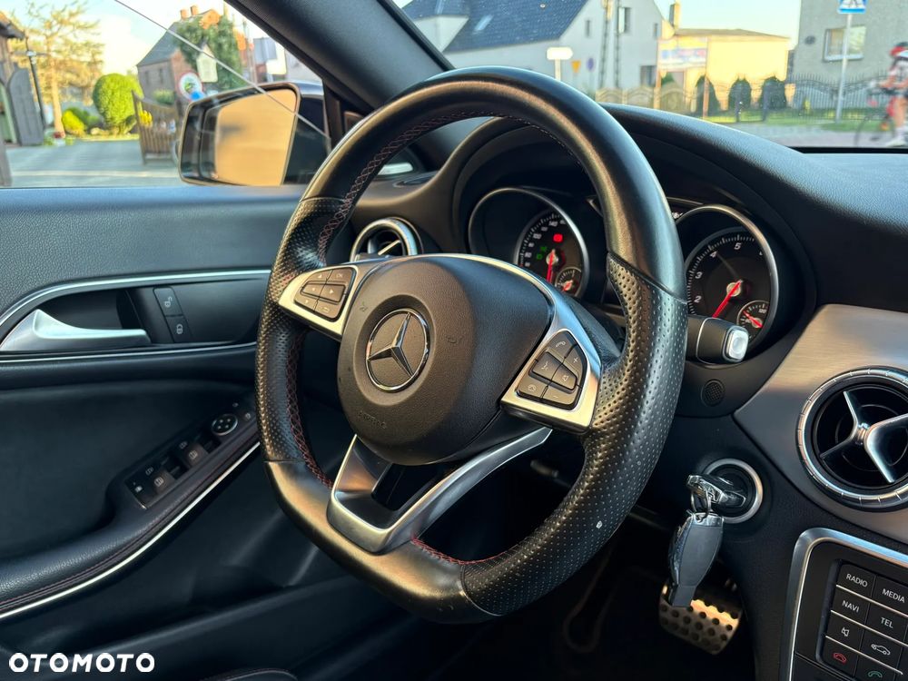 Mercedes-Benz CLA 200 7G-DCT AMG Line - 15