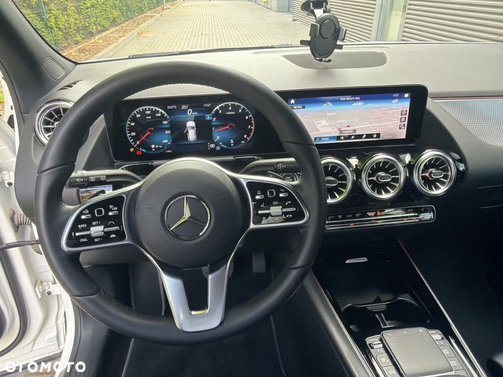 Mercedes-Benz GLA 180 Progressive - 14