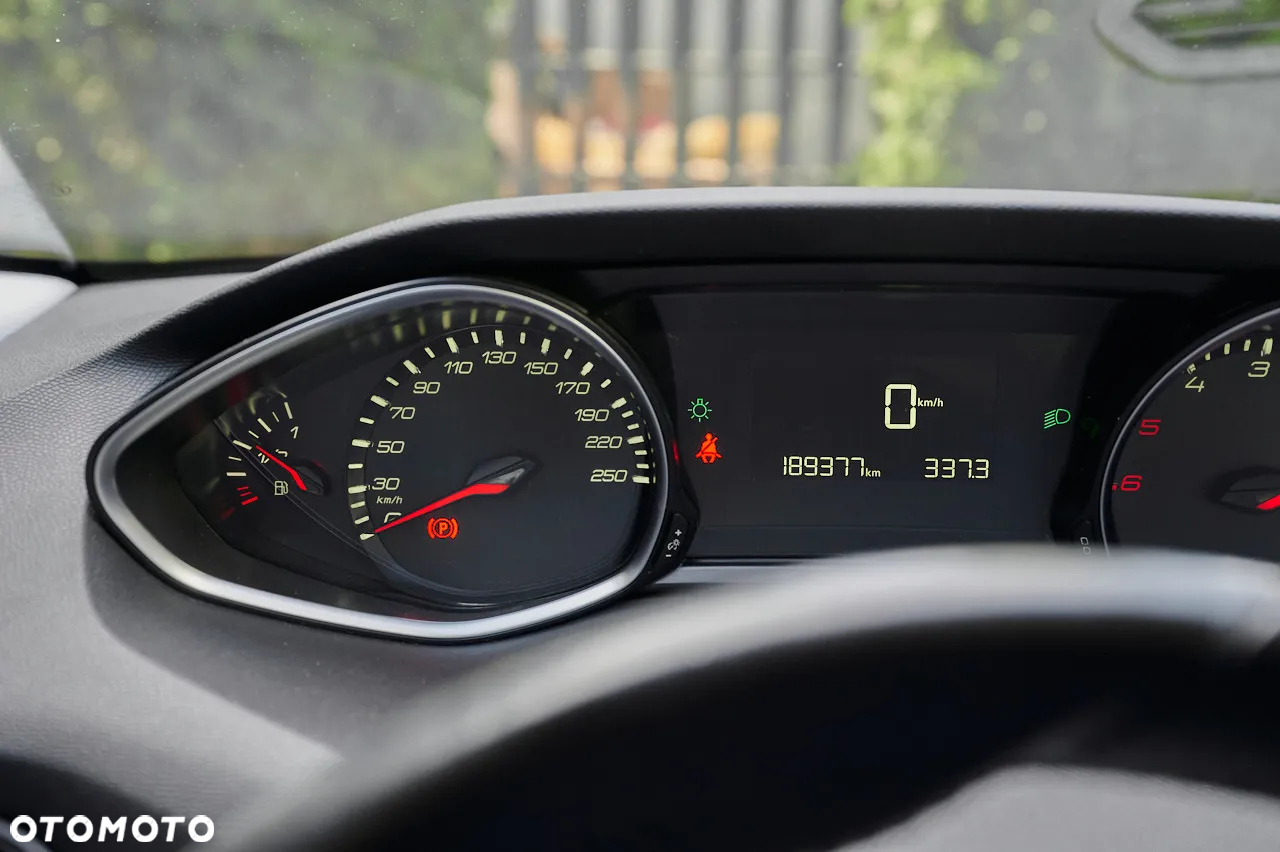 Peugeot 308 SW BlueHDi 150 Stop & Start Niveau 2 Business-Line - 20
