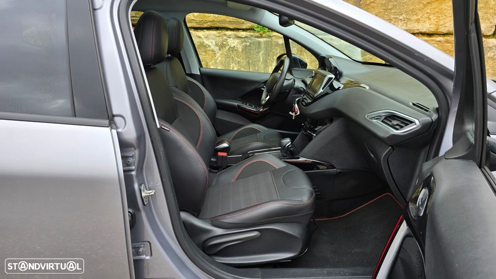 Peugeot 2008 1.2 PureTech GT Line EAT6 - 48