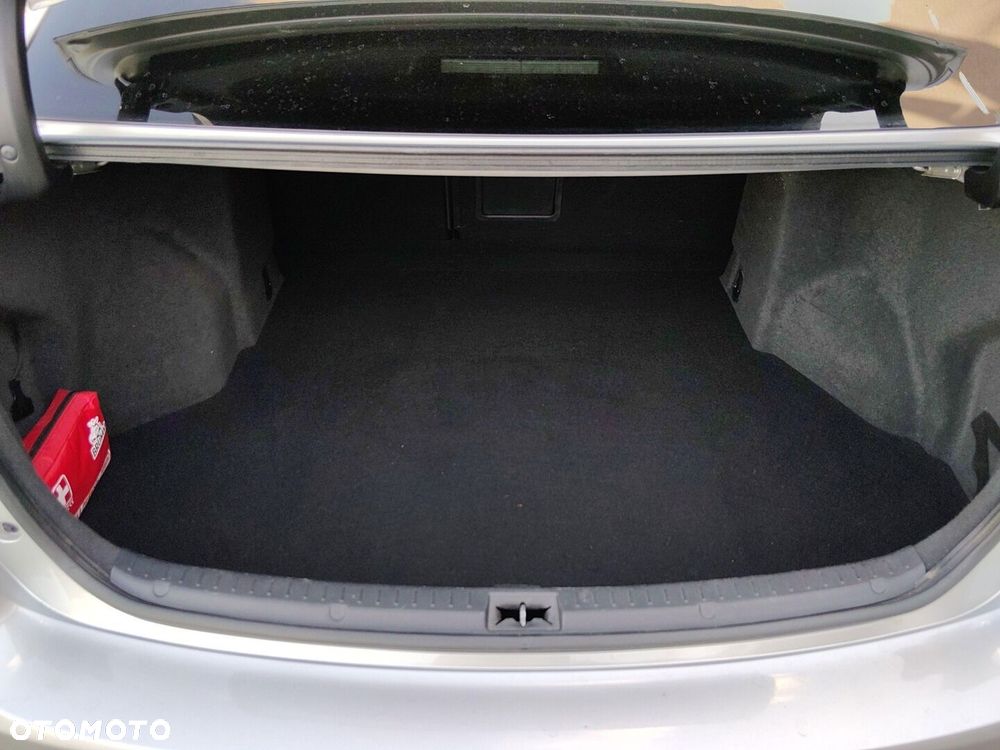Toyota Avensis 1.8 Premium EU5 - 29