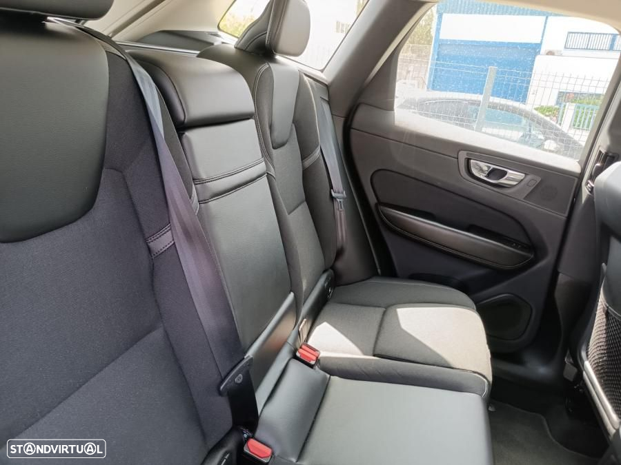 Volvo XC 60 2.0 T8 PHEV Momentum AWD - 8