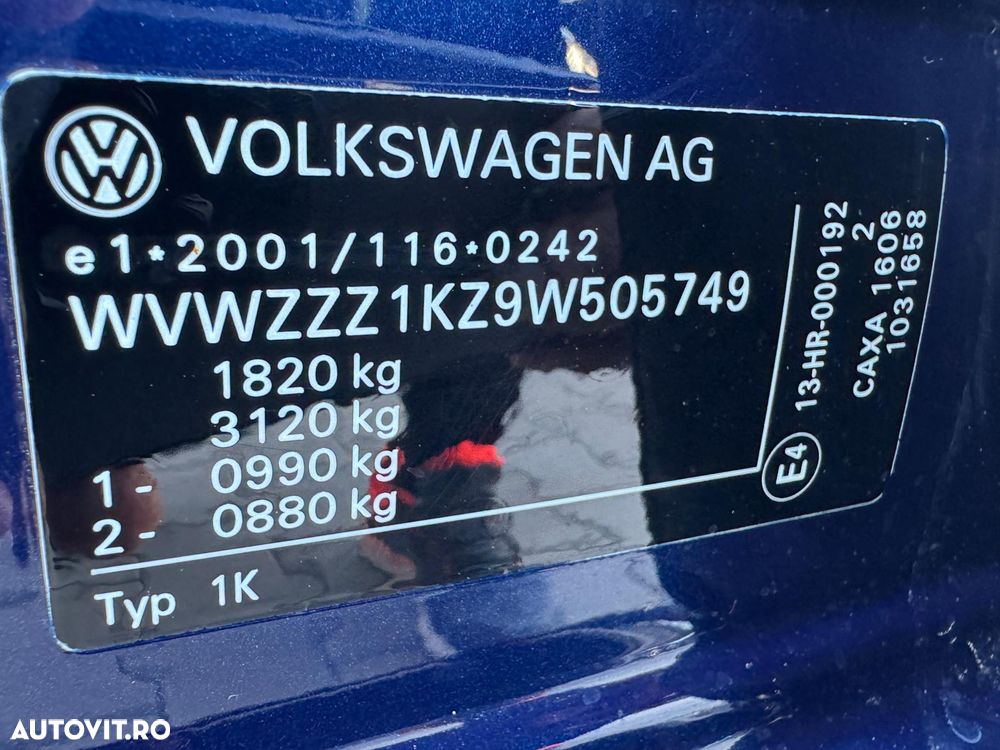 Volkswagen Golf - 23