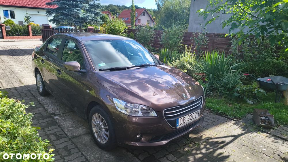 Peugeot 301 1.6 VTi Allure - 2