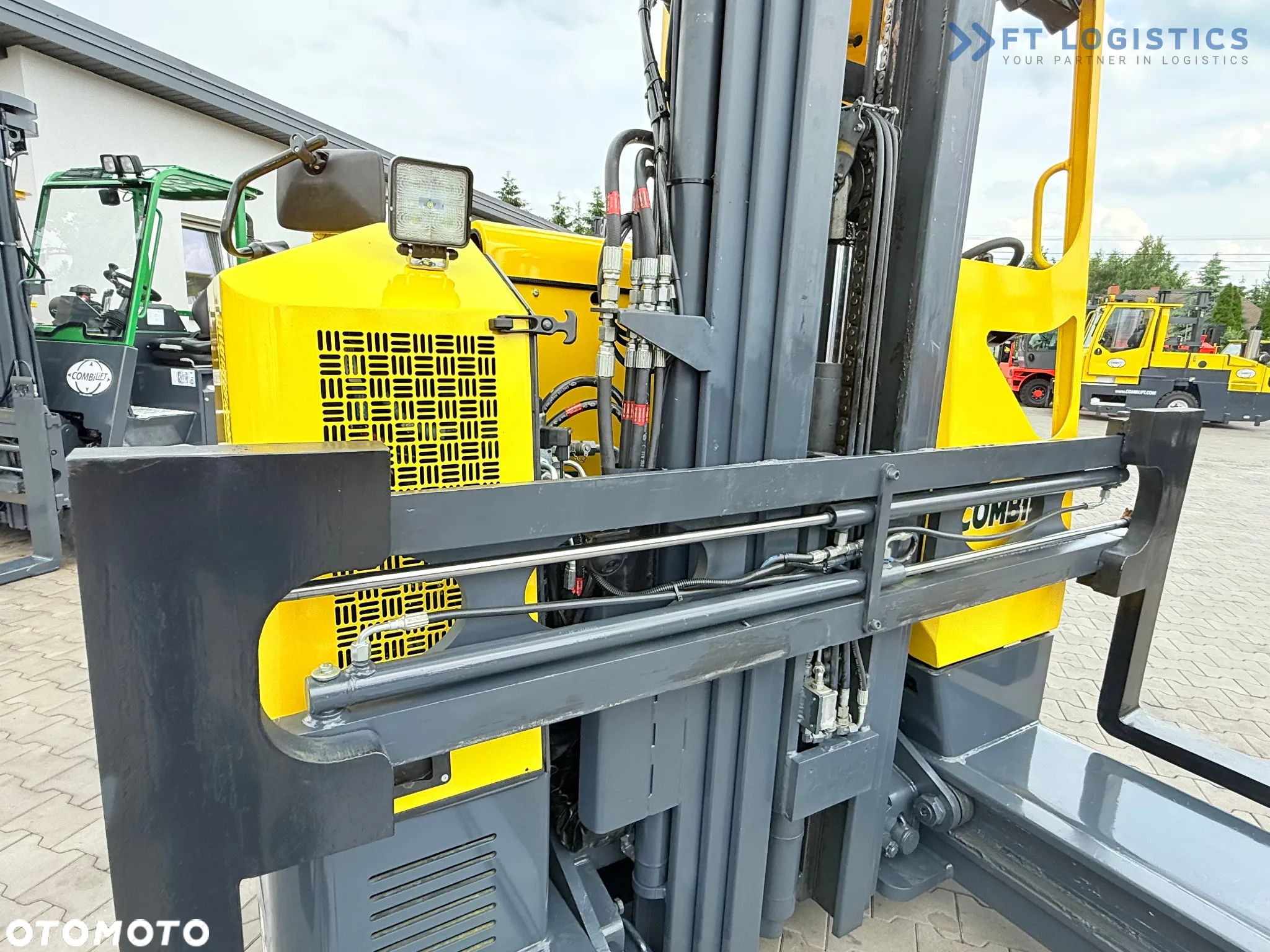 Combilift MR / ELEKTRYCZNY / TRIPLEX - 6000MM / WOLNY SKOK / SZEROKI POZYCJONER / PRZESUW WIDEŁ / JEDYNIE 1400MTH / JAK NOWY - 27