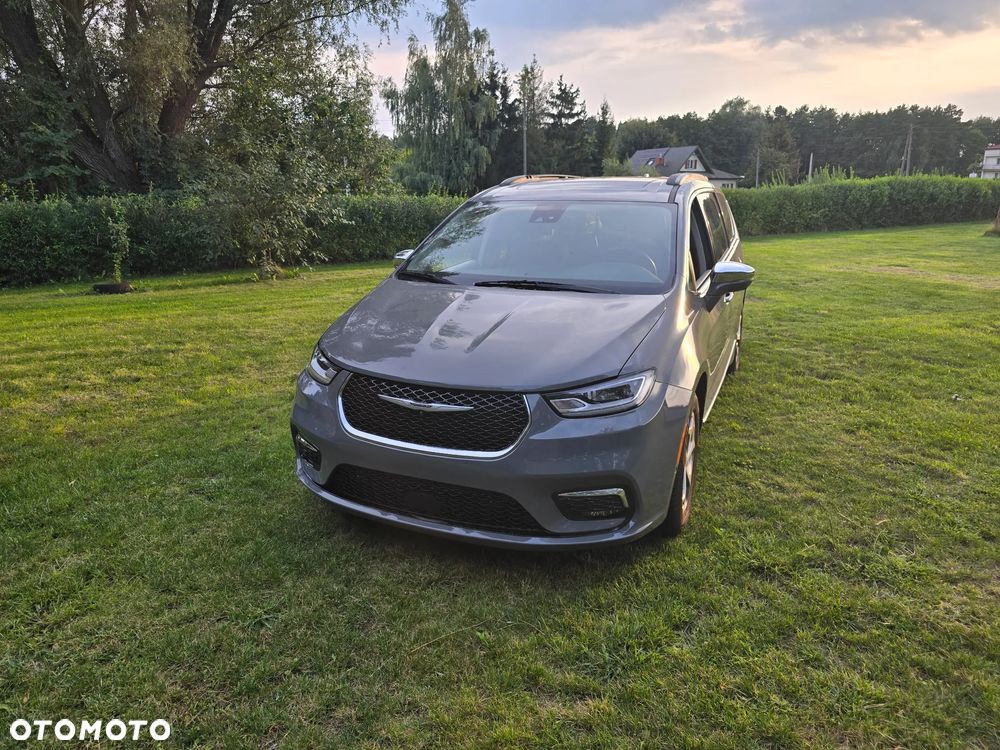 Chrysler Pacifica - 40