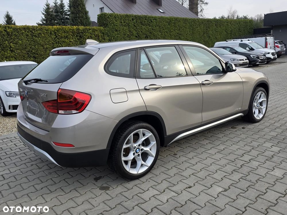 BMW X1 xDrive18d xLine - 9