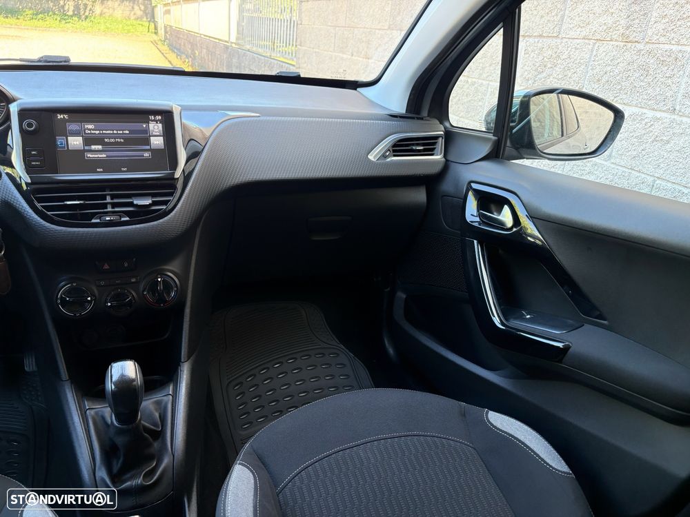 Peugeot 208 1.2 PureTech Style - 13