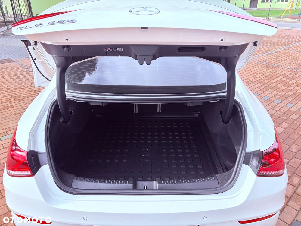 Mercedes-Benz CLA 250 7G-DCT - 21