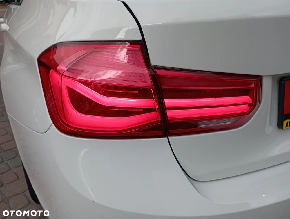BMW Seria 3 318i - 31