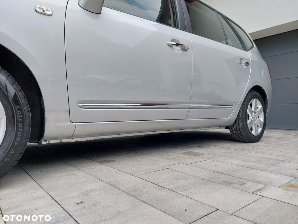 Kia Carens 2.0 CVVT EX - 39