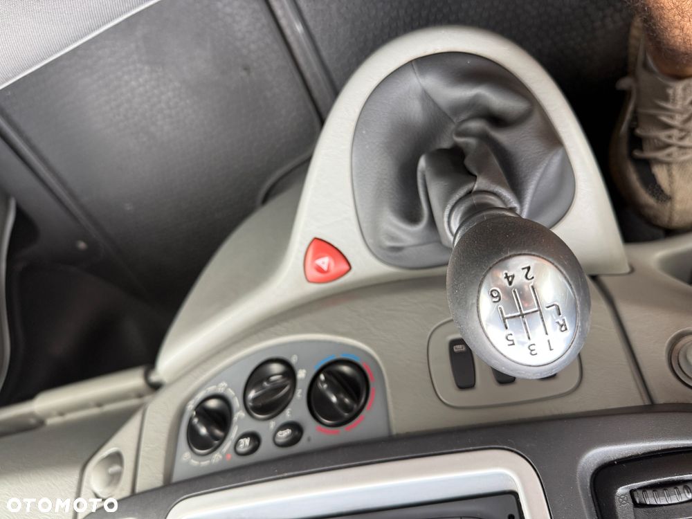 Opel Vivaro - 7
