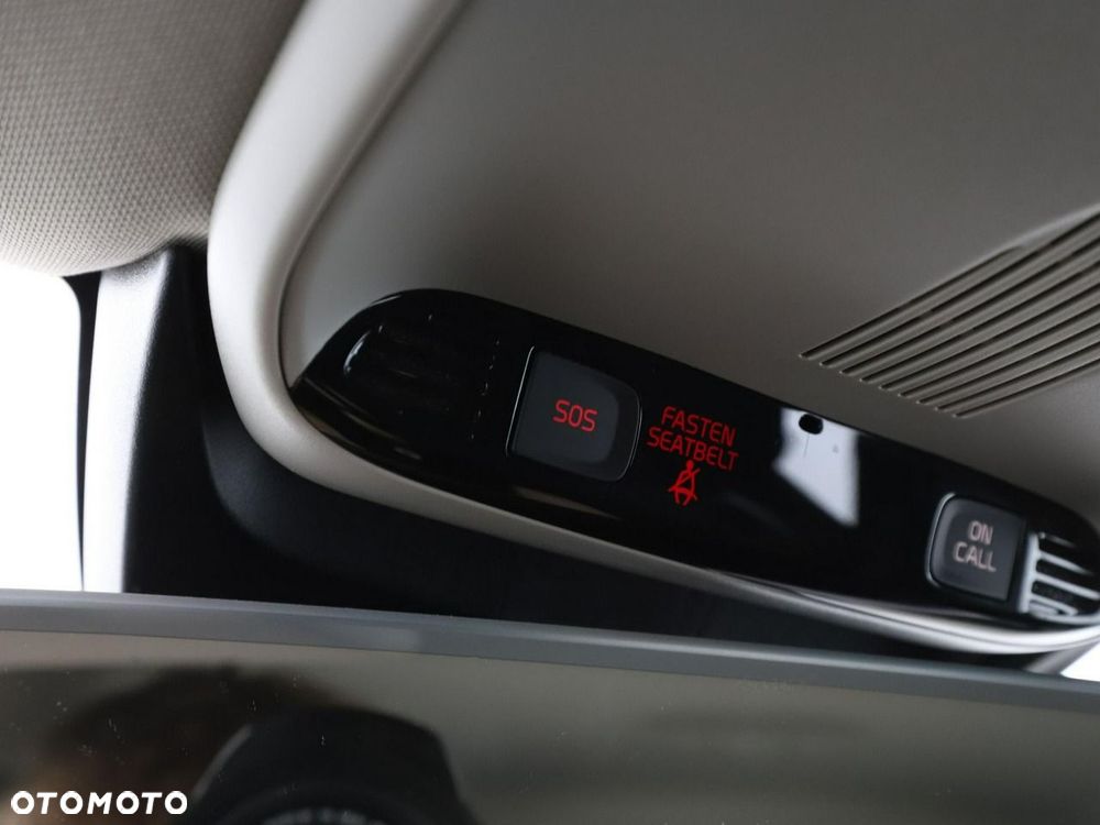 Volvo V40 T2 Momentum - 34