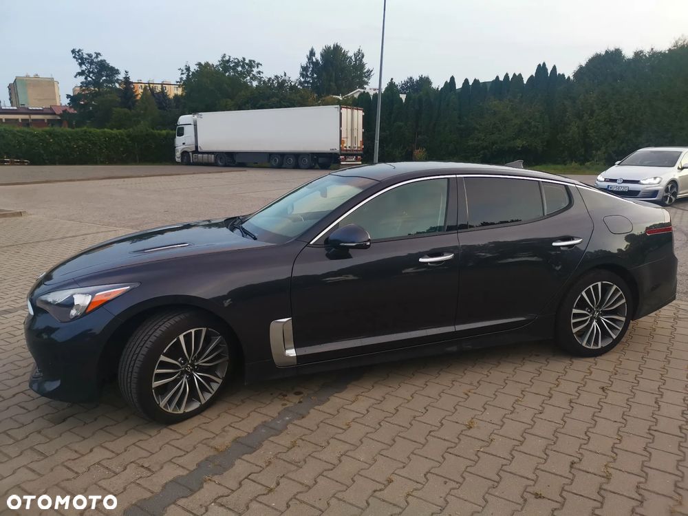 Kia Stinger - 12