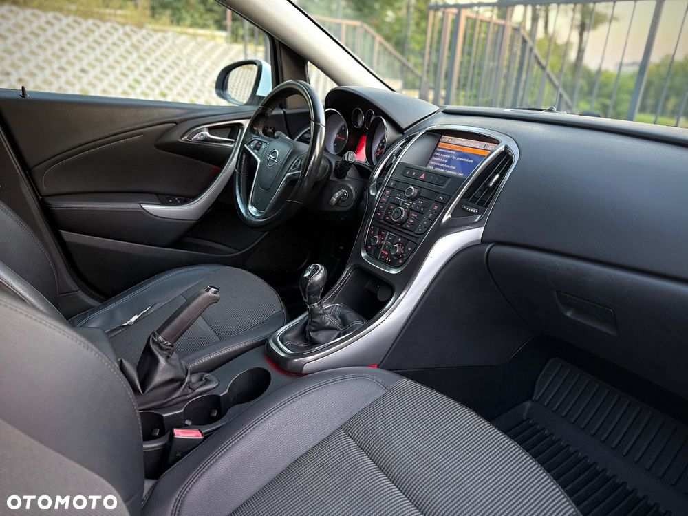 Opel Astra 1.7 CDTI DPF Cosmo - 28