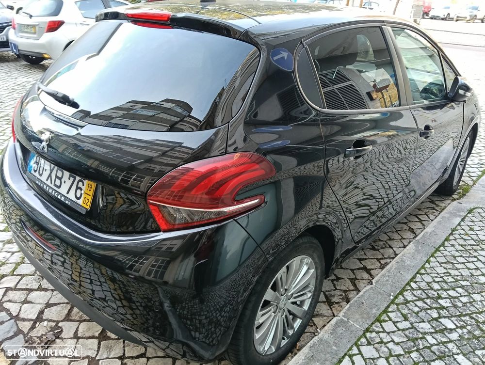 Peugeot 208 1.2 PureTech Style - 6