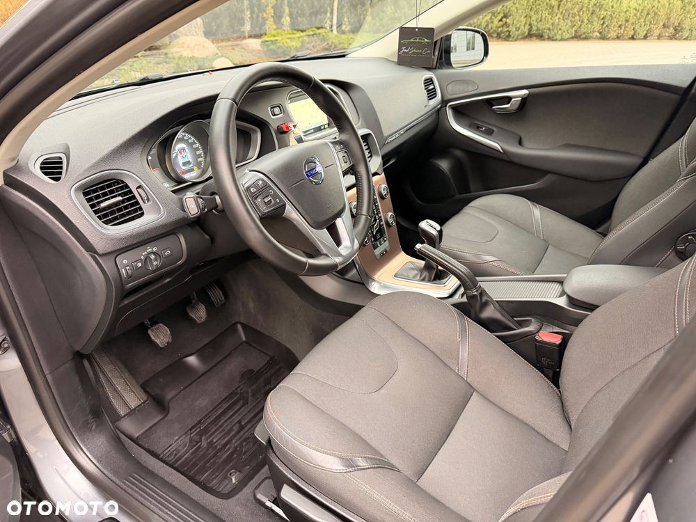 Volvo V40 Cross Country D2 Momentum - 34