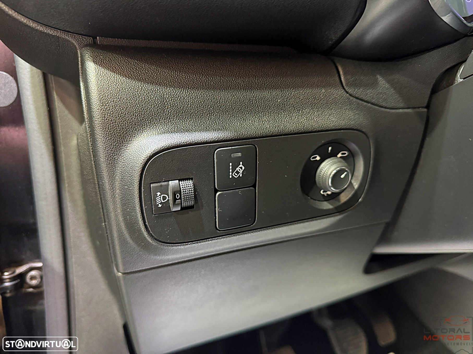 Citroën C3 1.2 PureTech Shine - 18