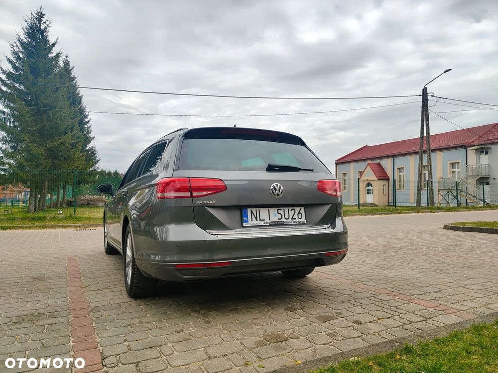 Volkswagen Passat 2.0 TDI (BlueMotion Technology) Comfortline - 28