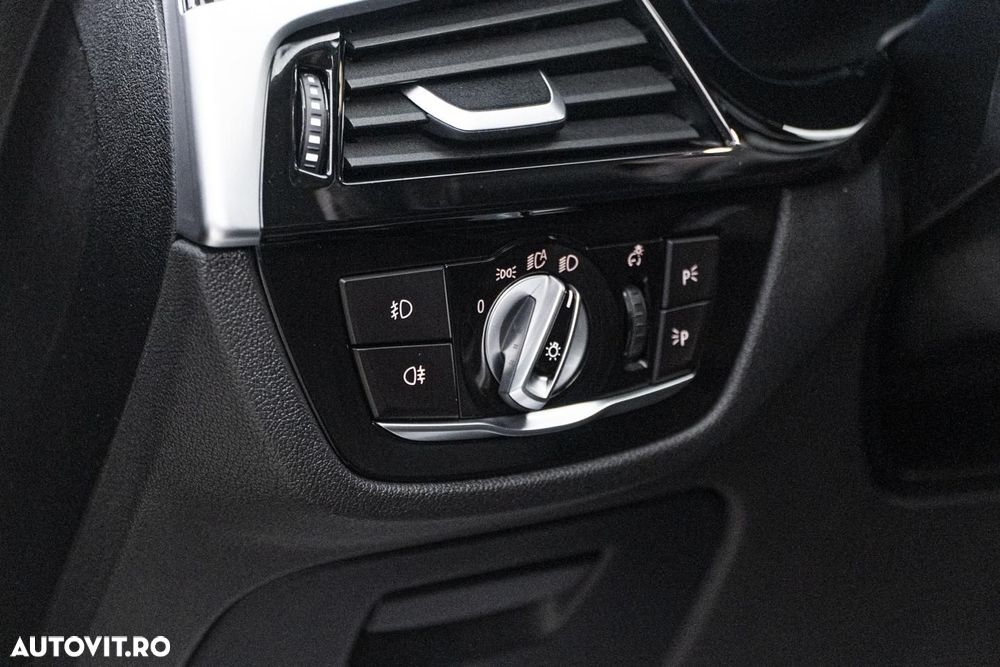 BMW Seria 5 530e iPerformance Aut. Luxury Line - 33