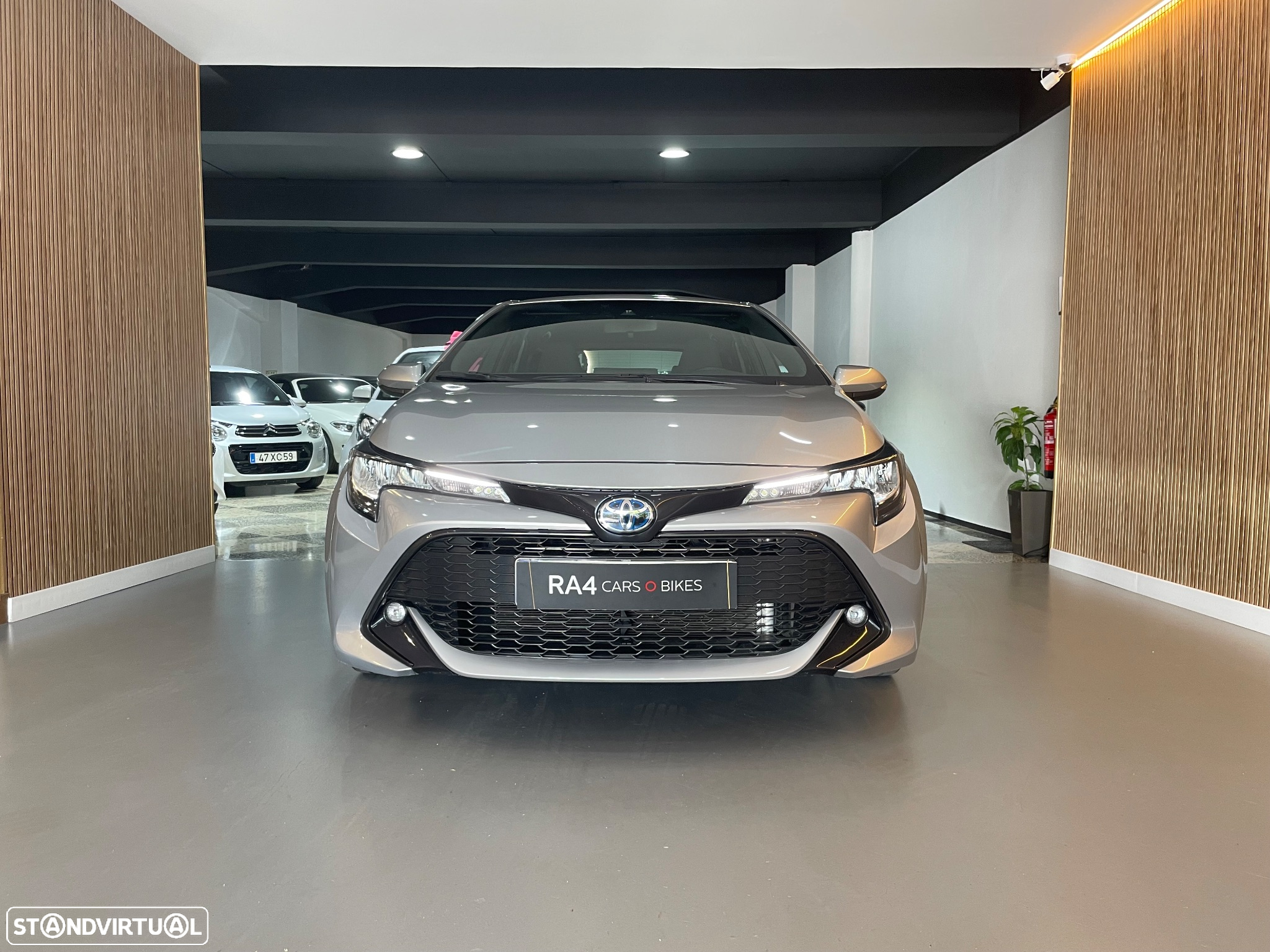 Toyota Corolla 1.8 Hybrid Exclusive - 2