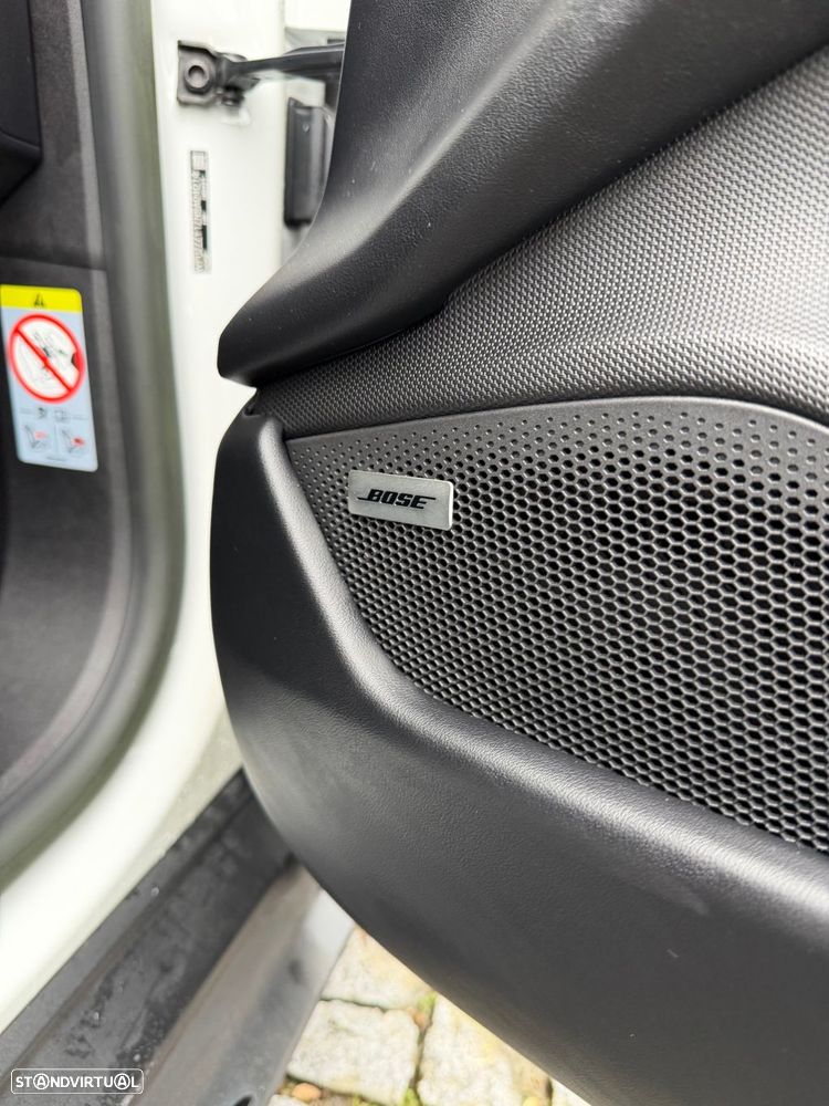 Porsche Taycan 4S - 31