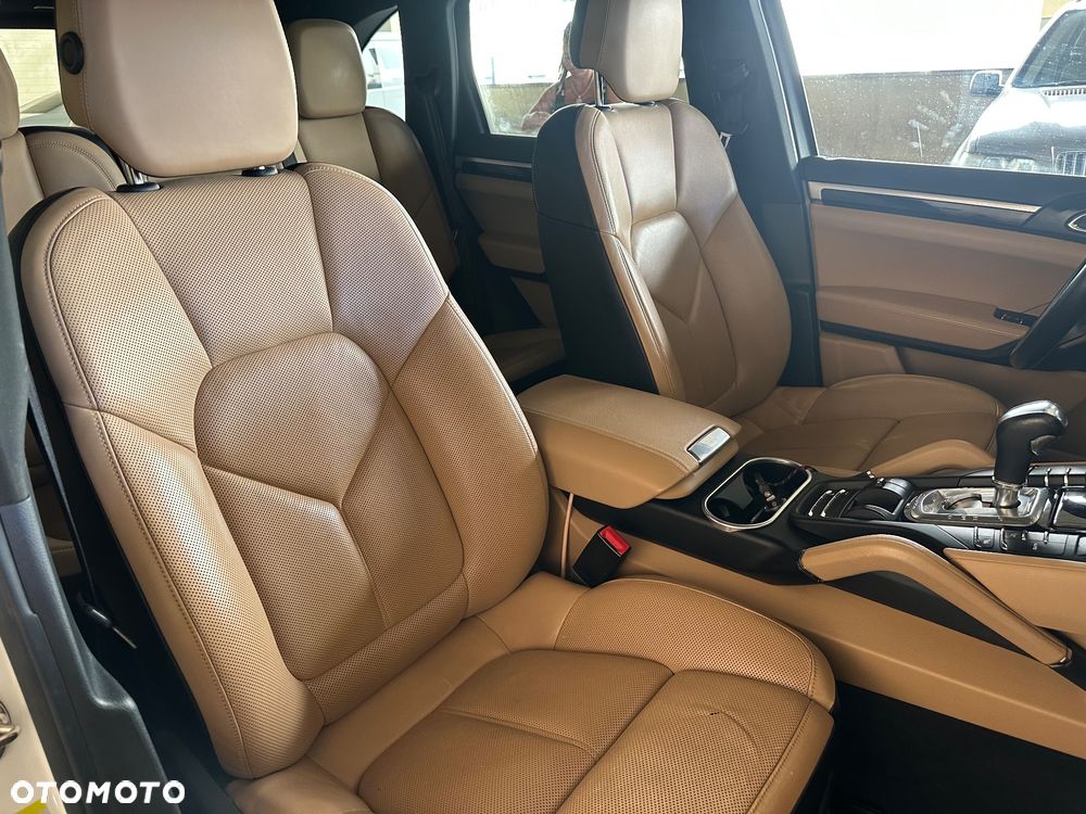 Porsche Cayenne Diesel Platinum Edition - 27