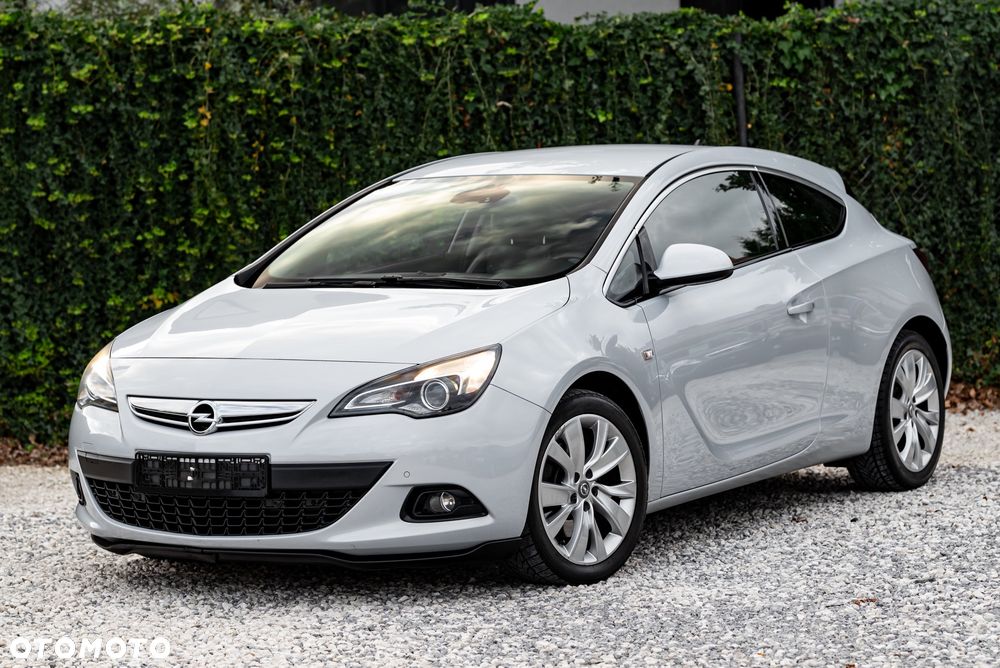 Opel Astra IV GTC 1.6 T Sport - 2
