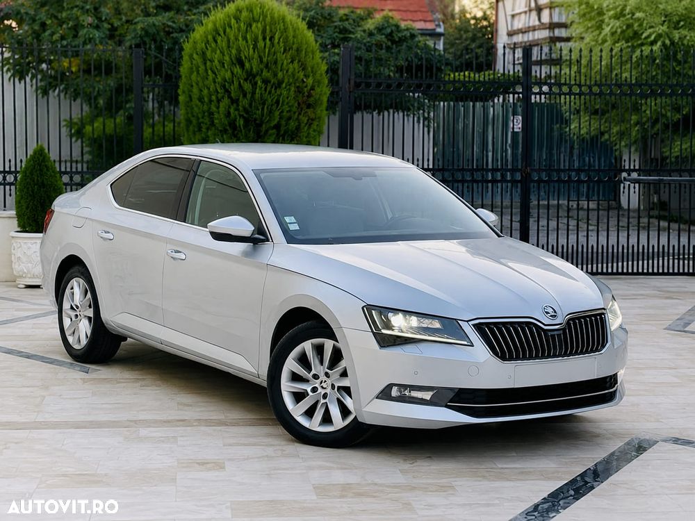 Skoda Superb 2.0 TDI DSG Style - 1