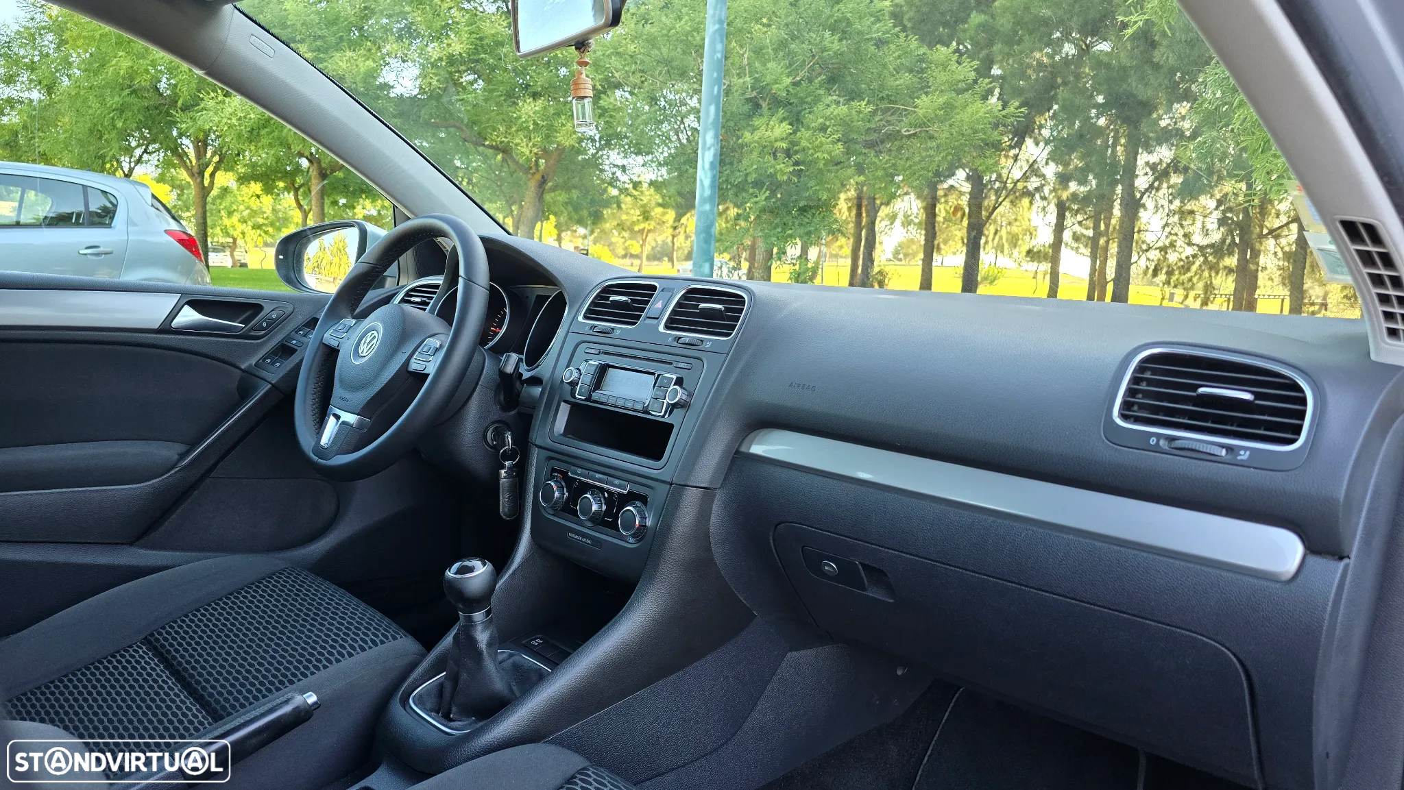 VW Golf 2.0 TDi Trendline - 32