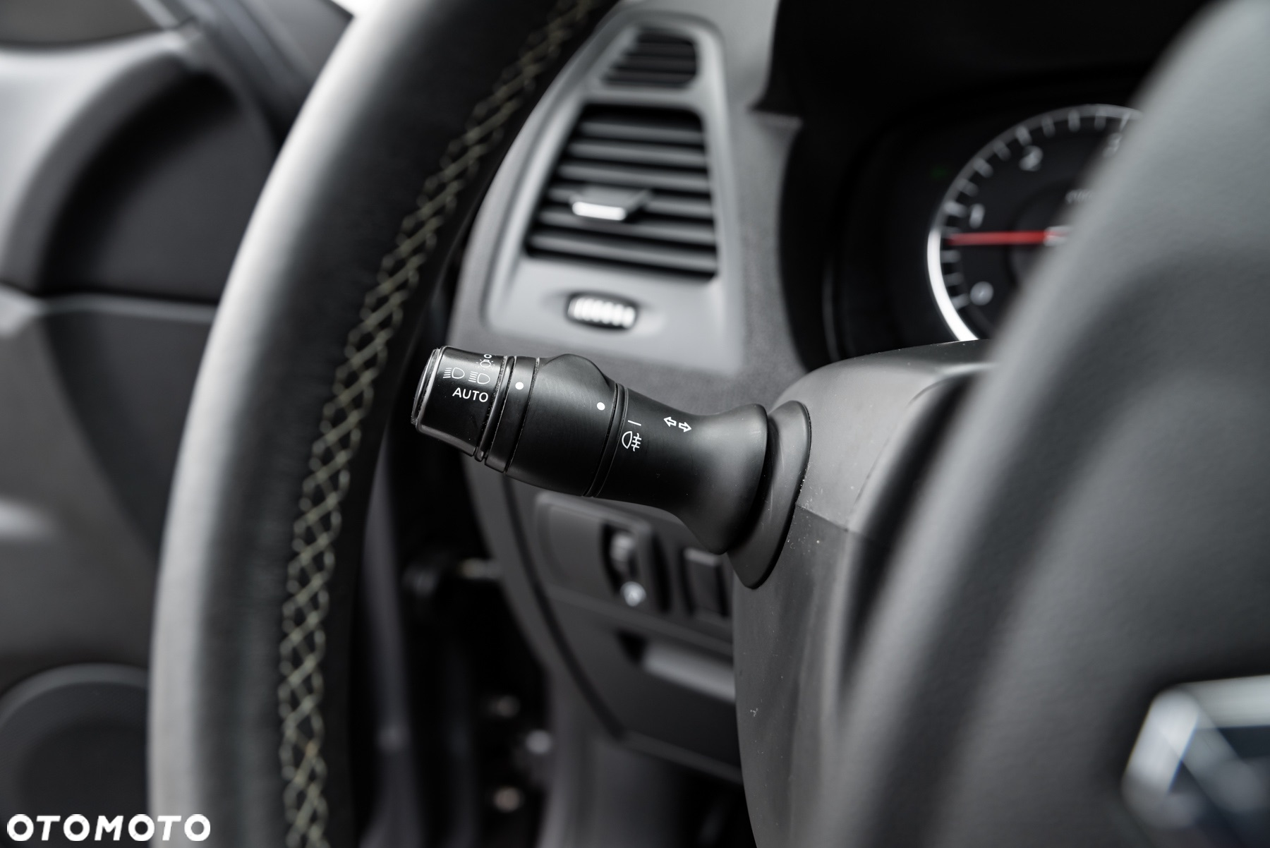Renault Laguna Coupe V6 dCi 235 FAP GT - 29