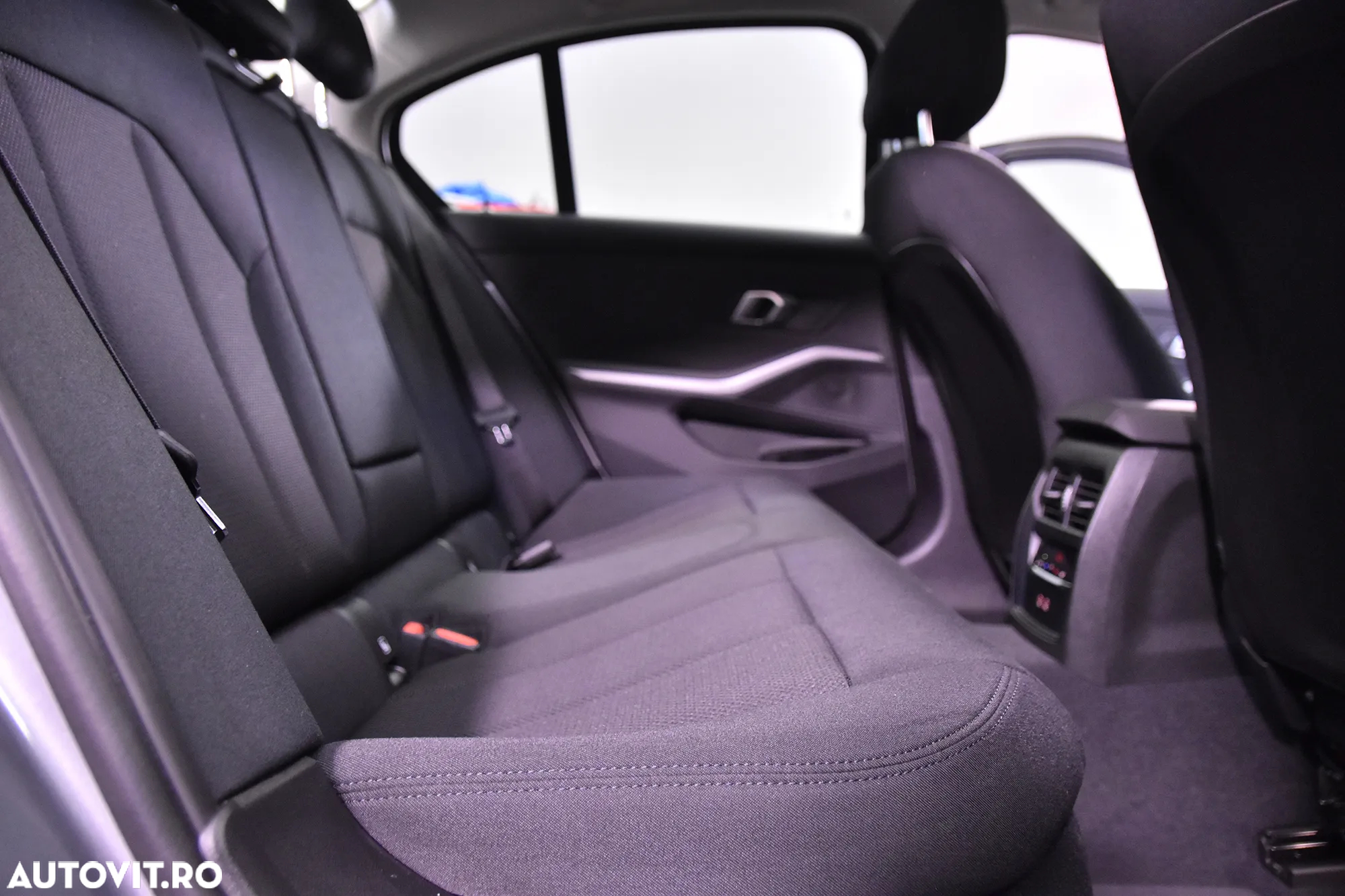 BMW Seria 3 330e xDrive AT PHEV - 12