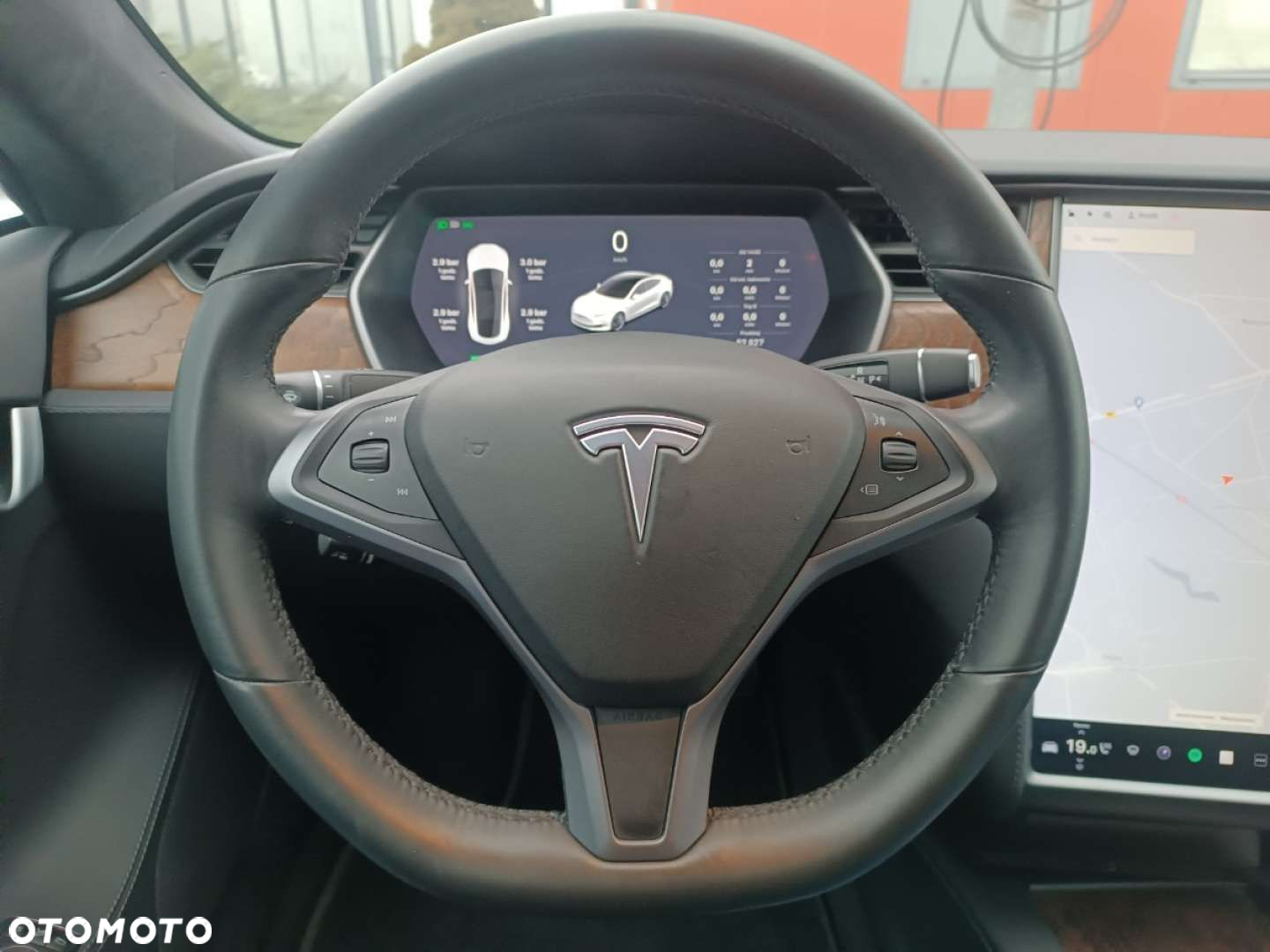 Tesla Model S - 23