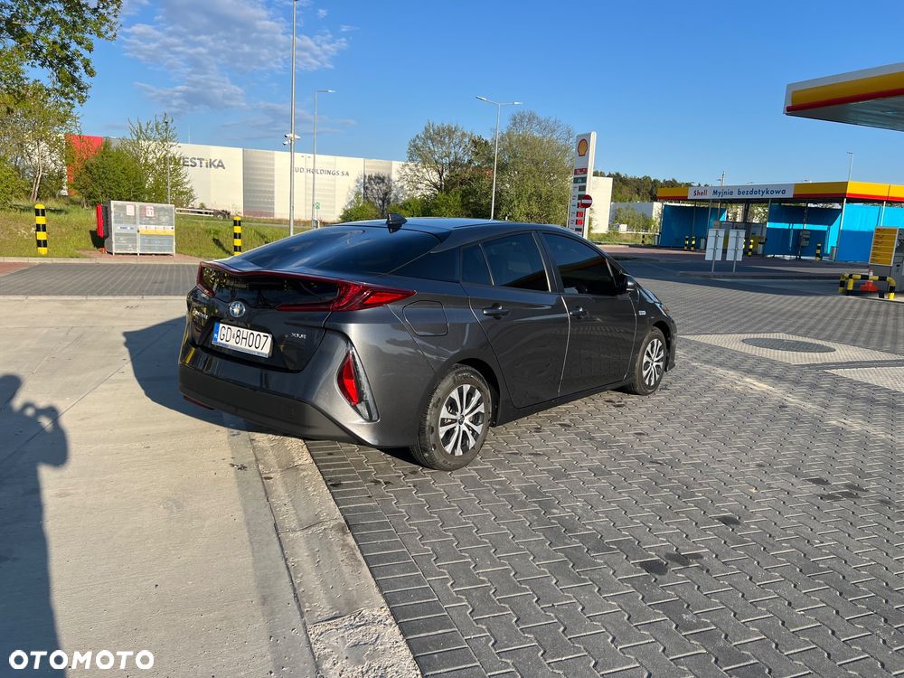 Toyota Prius Hybrid Executive - 9