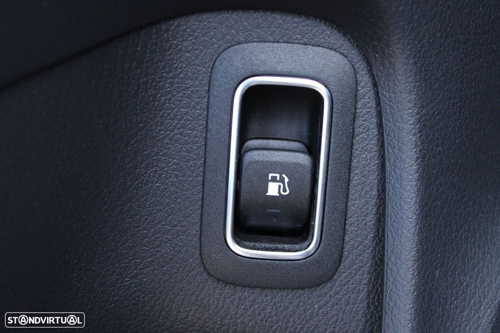 Mercedes-Benz CLA 250 e 8G-DCT AMG Line - 8