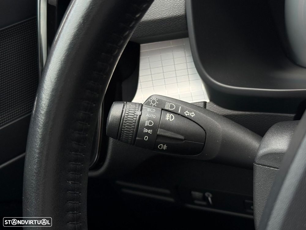 Volvo XC 40 1.5 T3 Momentum Tech Edition - 13