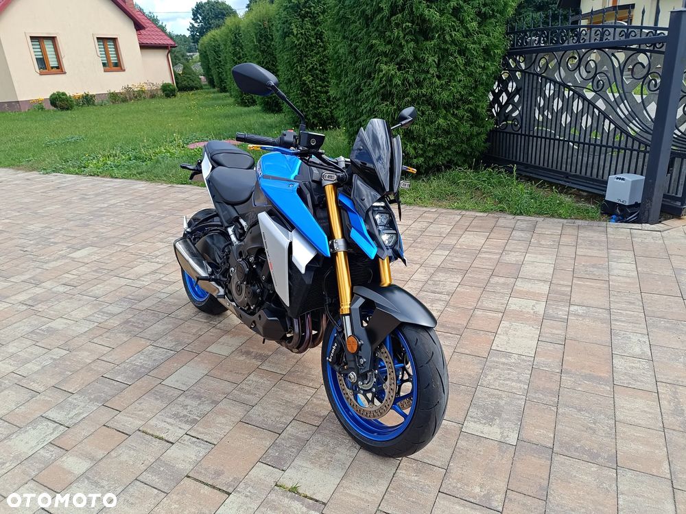 Suzuki GSX 1000 - 12