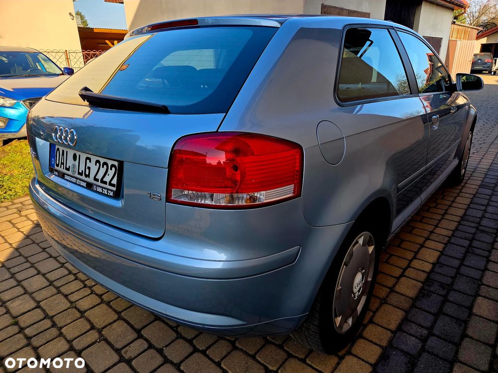 Audi A3 3-drzwiowe 1.6 Attraction - 2