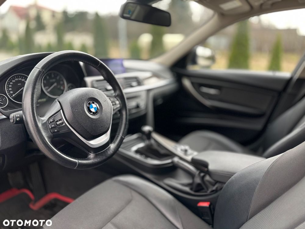BMW Seria 3 318d Modern Line - 33