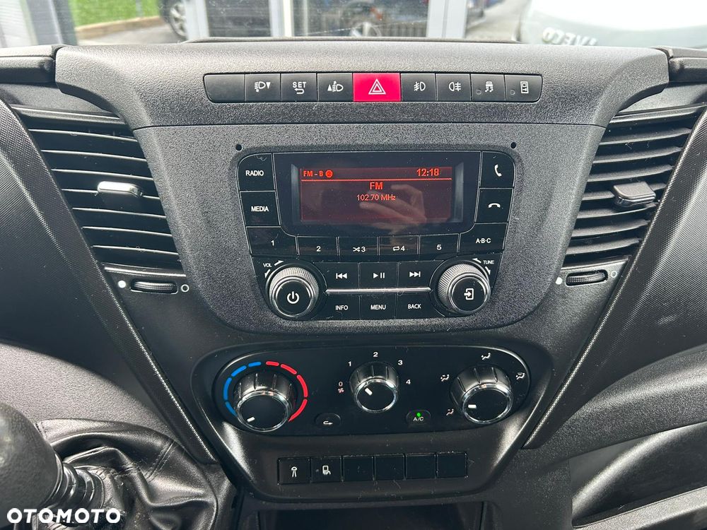 Iveco Daily 35C14 Kontener 8 palet + winda 800kg + drzwi boczne **KLIMA**Serwis**Sprowadzony**2019R** - 15