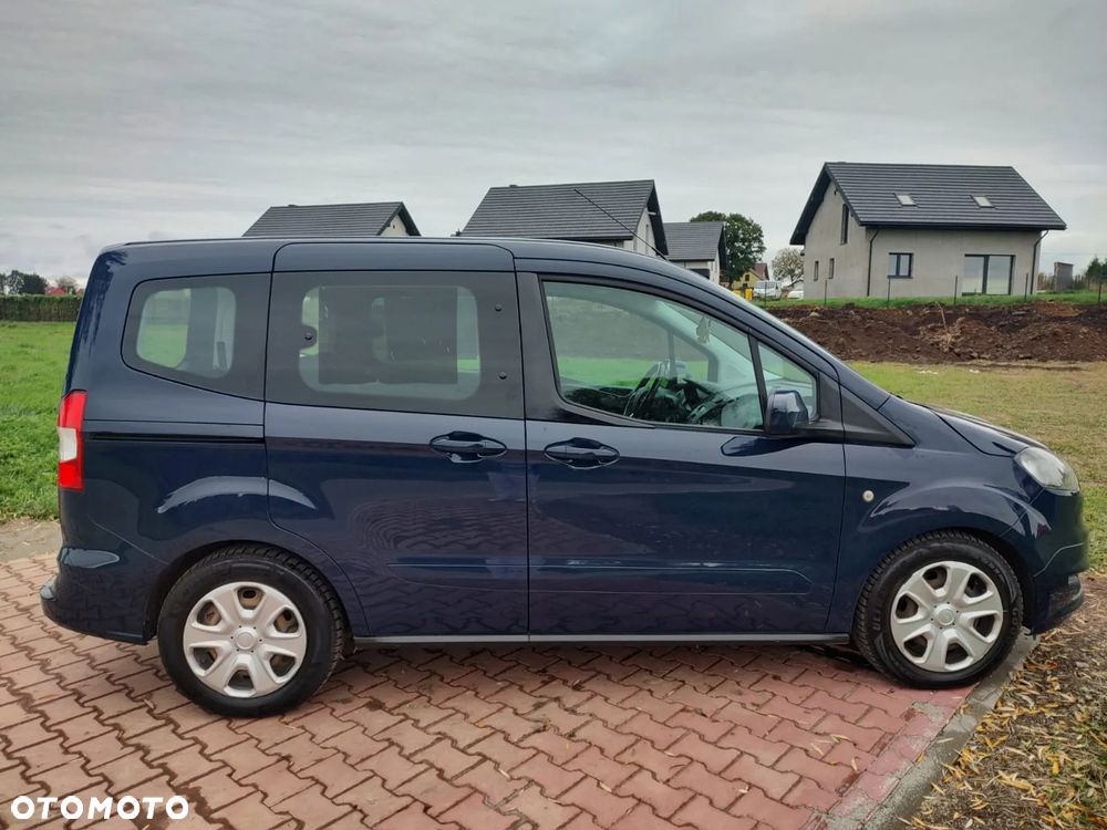 Ford Tourneo Courier - 12