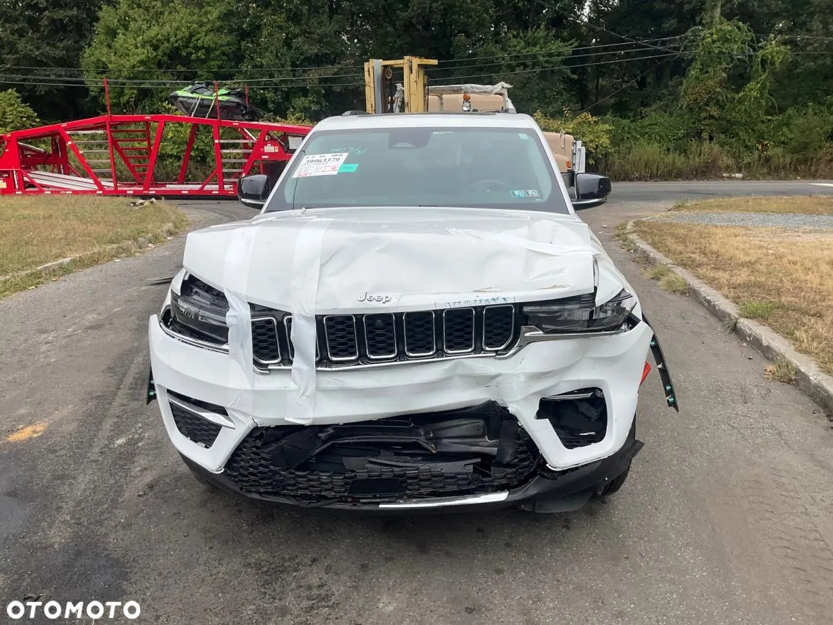 Jeep Grand Cherokee - 8